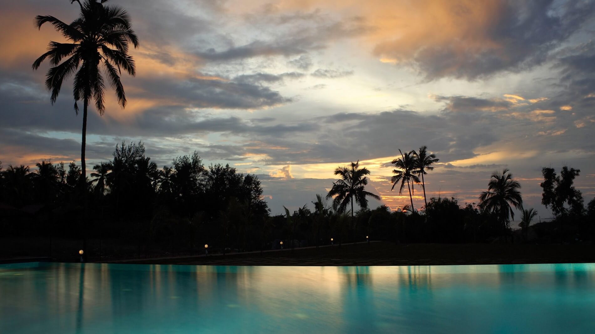 4 Star Hotels In Goa Near Candolim Beach